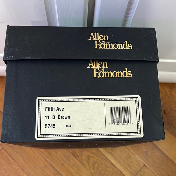 Allen Edmonds Fifth Ave Brown Dress Shoe - Picture 6 of 8